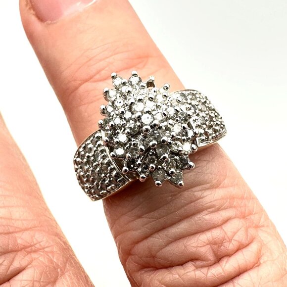 Vintage 10K Yellow Gold 1 Carat Total Weight Diamond Cluster Ring Size 7 - Picture 6 of 7